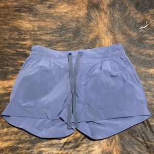 Lululemon spring breakaway shorts